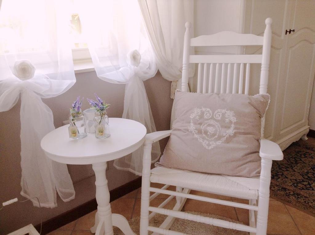 Nina Guest House Longare Екстериор снимка