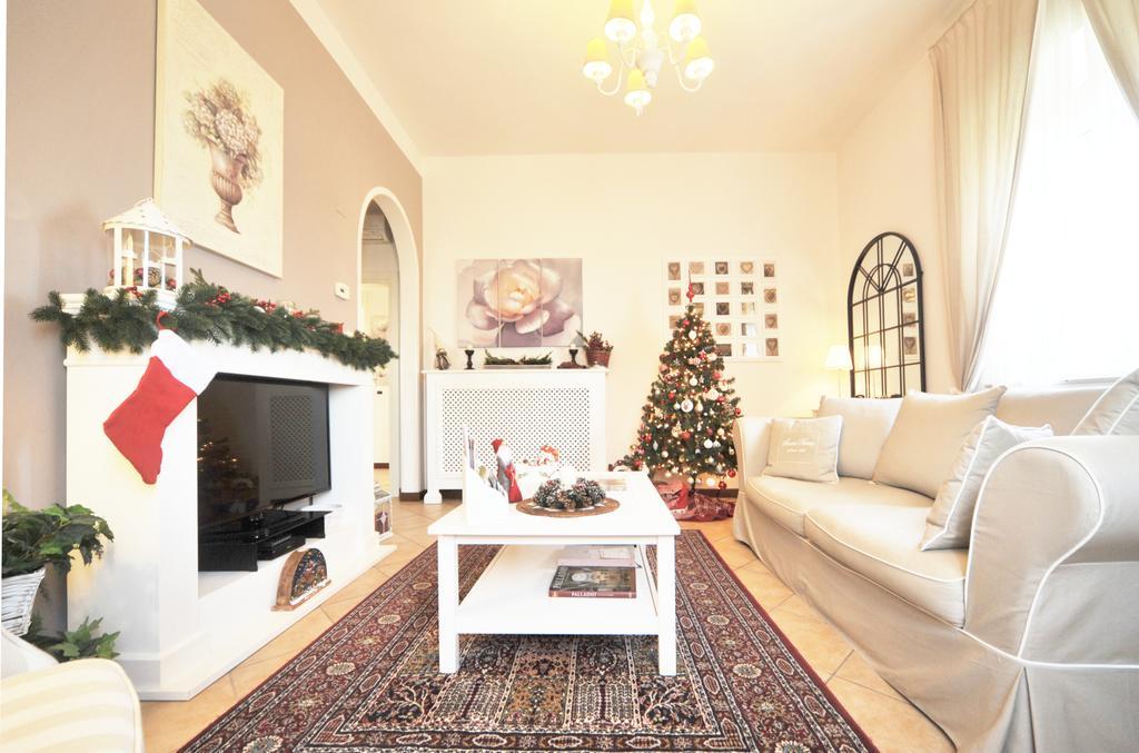 Nina Guest House Longare Екстериор снимка